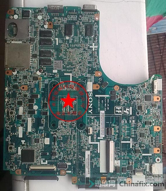 出售坏的索尼vpcea38ec笔记本主板。 故障:故障不上电。 版号:MBX-224 8Layer REV1.1 成色:9.5新 没有维修过。全板原样。桥和显卡芯片所有芯片都没动过。显存是1G的。。有人收90拿走。 下面是图片:
