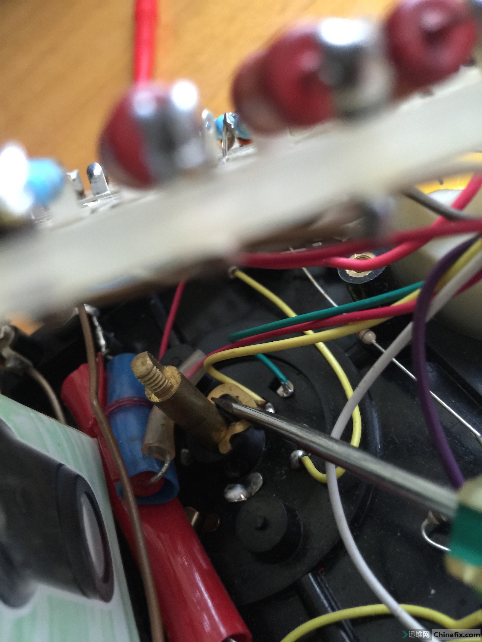 十分钟,修好MF47万用表RX1档调零不稳故障-