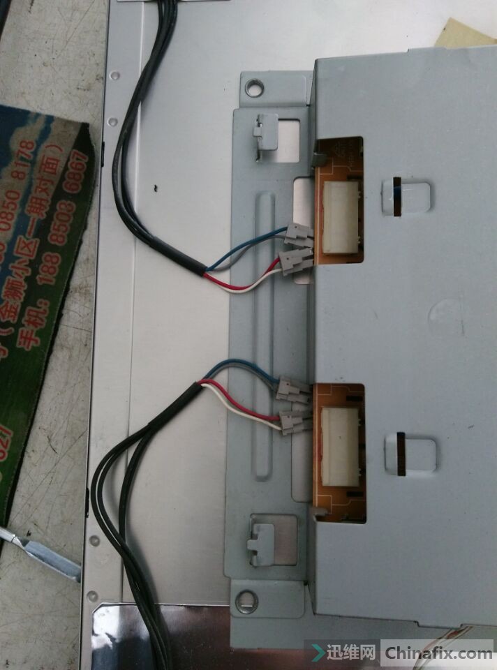 三星显示器换LCD灯管(故障:通电灯管亮3秒灭