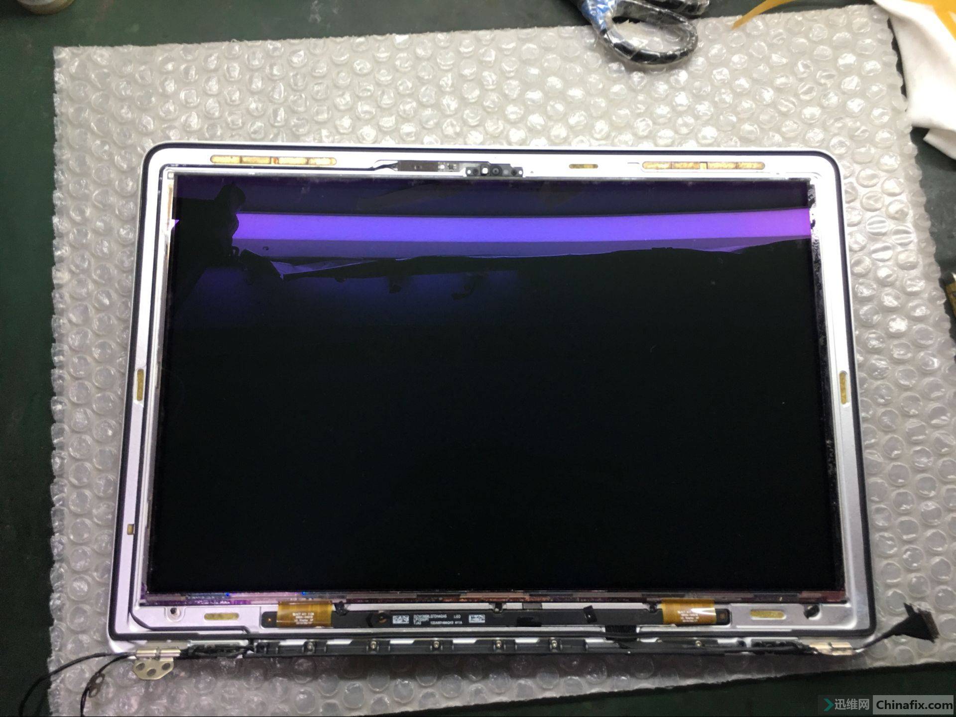 苹果笔记本1466AIR13寸屏幕换A壳-迅维网维修