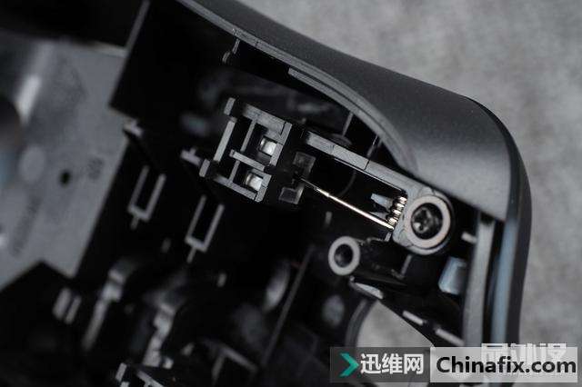 富勒G90游戏鼠标拆解测评 – 打破传统微动