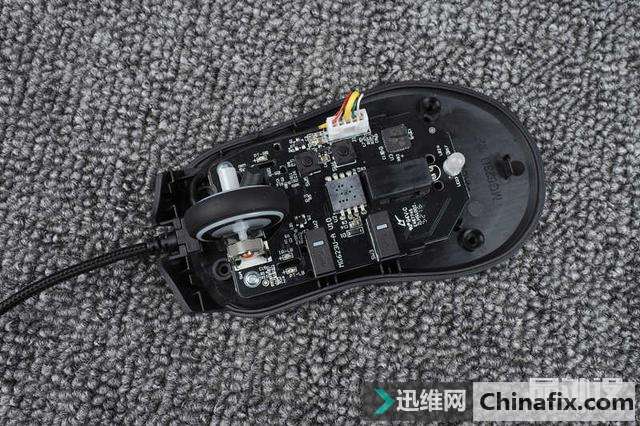 富勒G90游戏鼠标拆解测评 – 打破传统微动