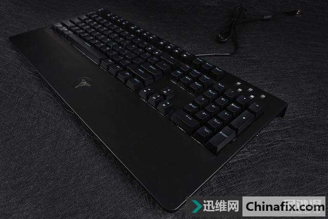 塔兰特Titan机械键盘测评