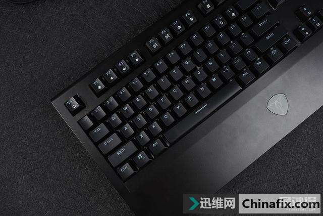 塔兰特Titan机械键盘测评
