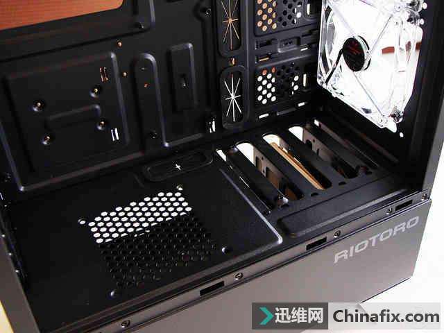美式铁血硬汉 红火牛CR1280机箱测评