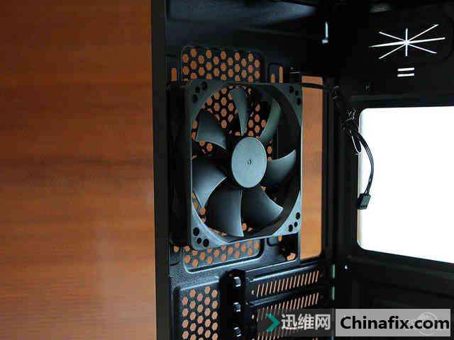 美式铁血硬汉 红火牛CR1280机箱测评