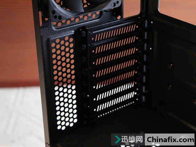 美式铁血硬汉 红火牛CR1280机箱测评