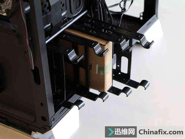 美式铁血硬汉 红火牛CR1280机箱测评