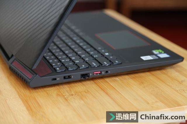 炫酷外观强大性能 联想拯救者Y720游戏本测评