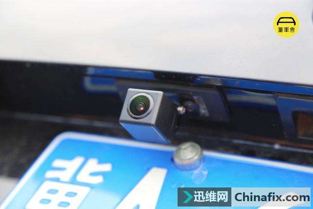 自从照了这个后视镜,我更有信心过七夕了:360 S900 智能云镜测评