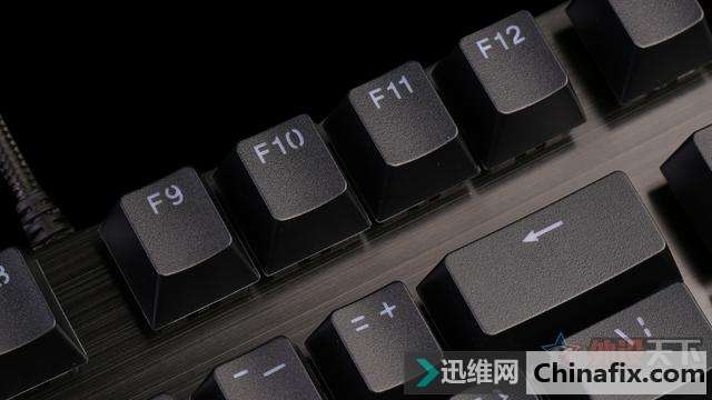 原厂血统:雷柏V805背光游戏机械键盘测评