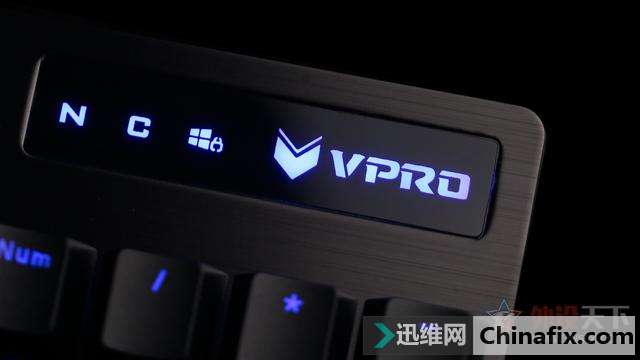 原厂血统:雷柏V805背光游戏机械键盘测评
