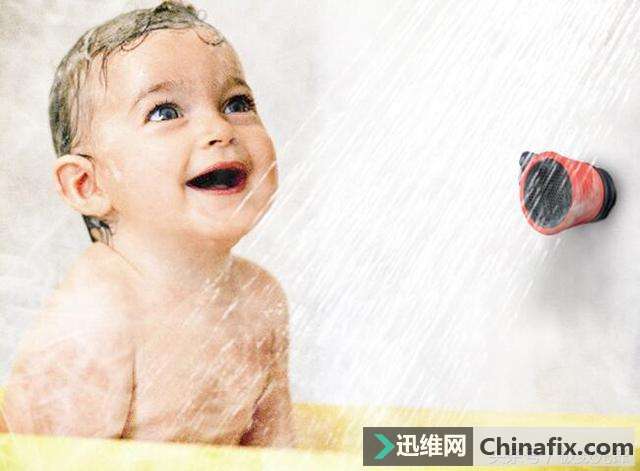 奇异数码音响点缀出奇特的桌面,只为你聆听美妙的音乐