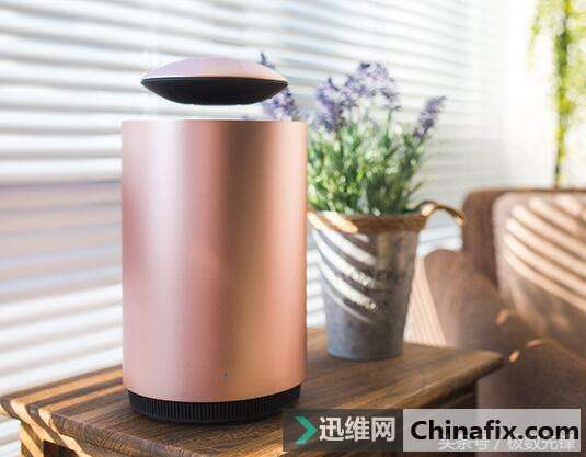 奇异数码音响点缀出奇特的桌面,只为你聆听美妙的音乐