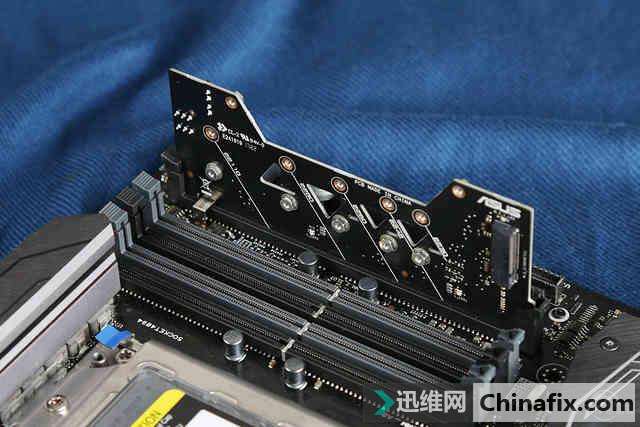 华硕ROG ZENITH EXTREME测评:最顶级X399主板
