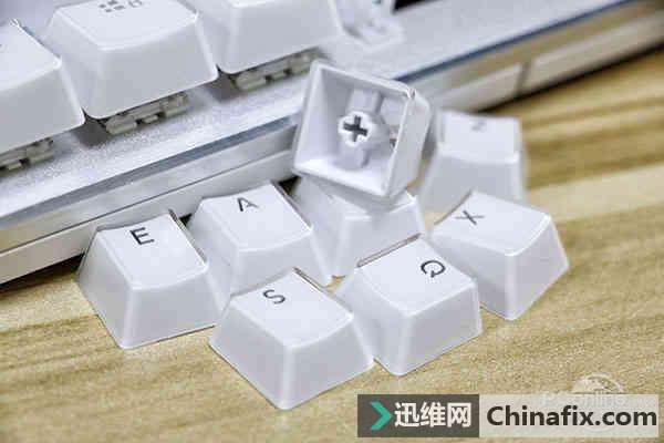 晶莹幻彩有格调 雷柏V700RGB冰晶版机械键盘测评