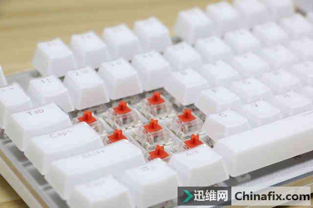 晶莹幻彩有格调 雷柏V700RGB冰晶版机械键盘测评