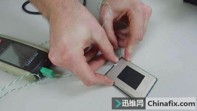 16核处理器开盖后发现原来是32核,可惜翻车了!