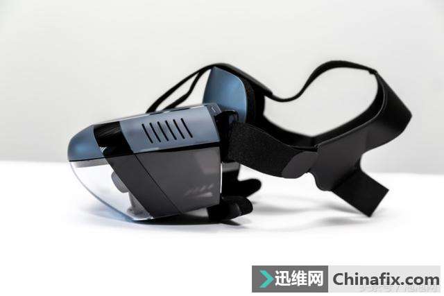 首款全沉浸AR游戏设备