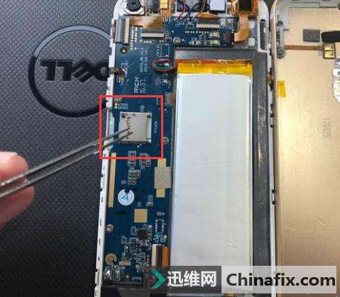 网友手把手教你用“储存卡”给iPhone扩容!我差点就信了!
