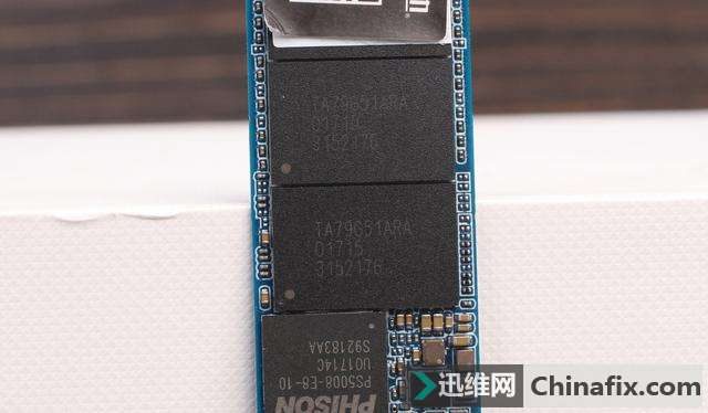 M.2 SSD发热超过100度会坏掉?这款SSD降温有妙招!