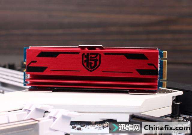 M.2 SSD发热超过100度会坏掉?这款SSD降温有妙招!
