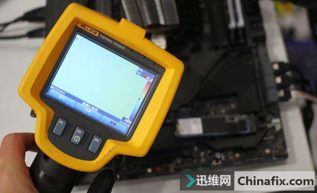 M.2 SSD发热超过100度会坏掉?这款SSD降温有妙招!