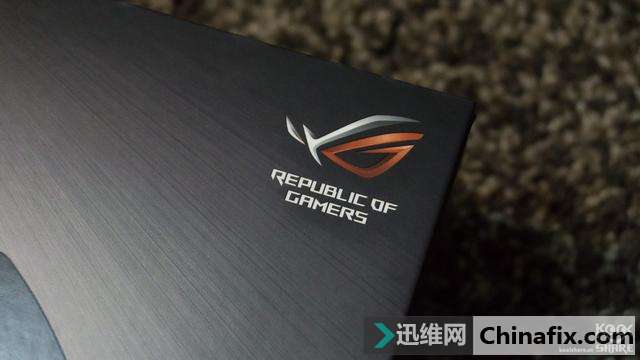 重新定义灯效,华硕 ROG GLADIUS II鼠标测评
