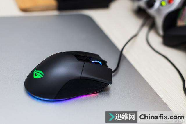 重新定义灯效,华硕 ROG GLADIUS II鼠标测评