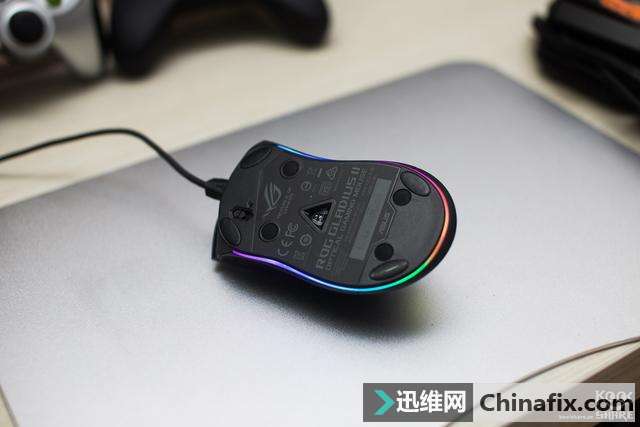 重新定义灯效,华硕 ROG GLADIUS II鼠标测评