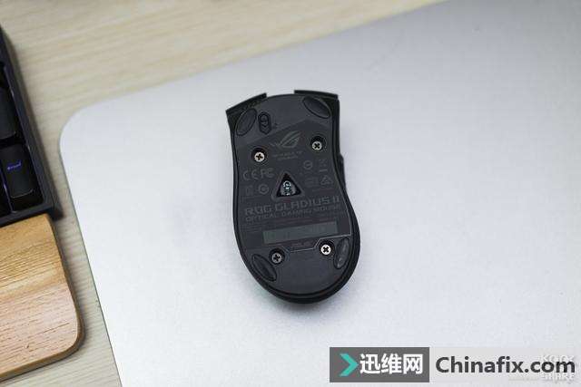 重新定义灯效,华硕 ROG GLADIUS II鼠标测评