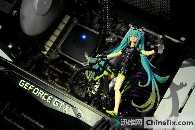 真能暴降30℃?处理器开盖换液金暴力测验