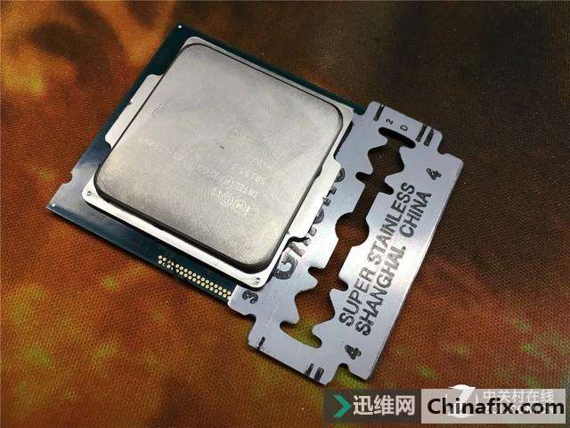 真能暴降30℃?处理器开盖换液金暴力测验