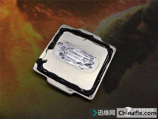 真能暴降30℃?处理器开盖换液金暴力测验