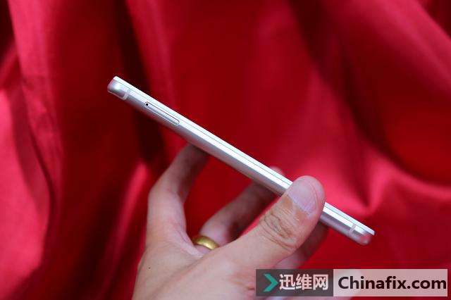 全民开黑 简单直接—红辣椒4A手机测评