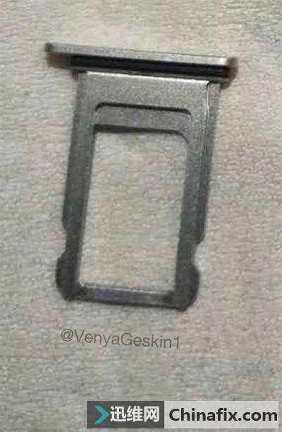 iPhone 8 SIMع е