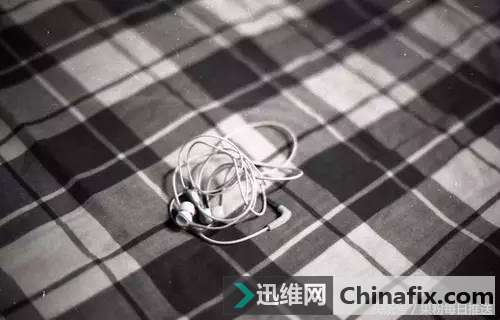 你那凌乱不堪的iPhone耳机线这样收纳,可以多用一年