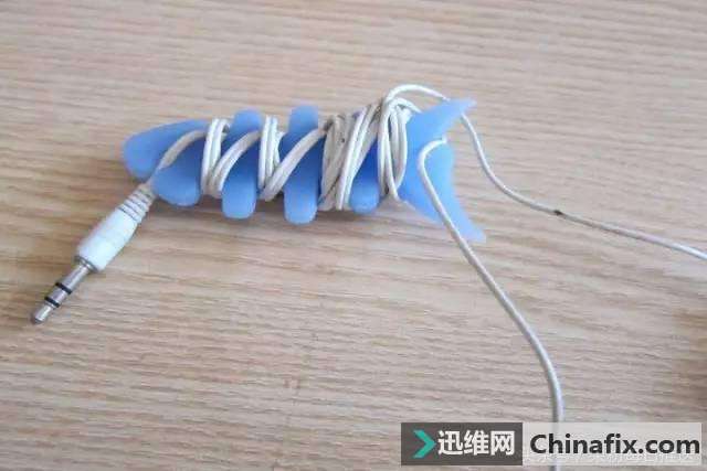 你那凌乱不堪的iPhone耳机线这样收纳,可以多用一年