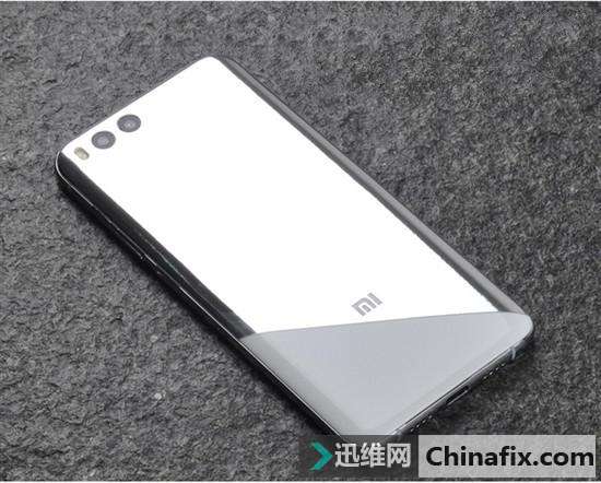 这些潮酷装饰,让手机秒变“限量版”!