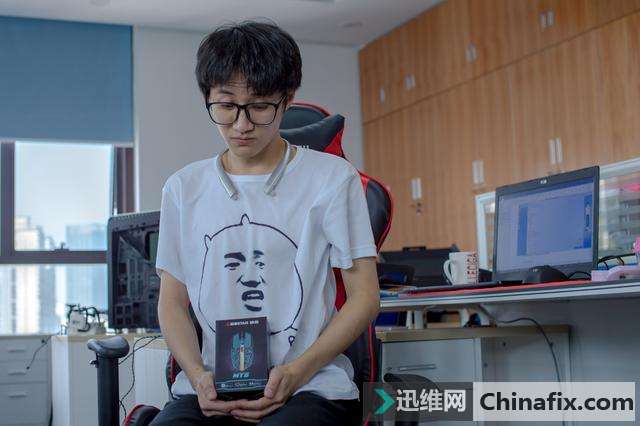 鼠标还能这么干!极限玩家教你怎么换微动