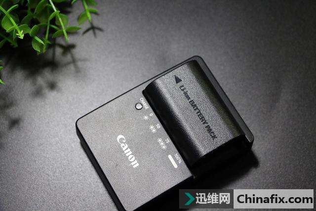 单反相机电池非要用原装?这款就不错