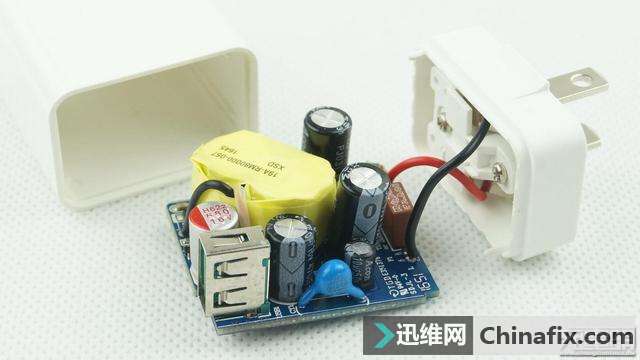 新斯宝Xinspower QC3.0电源适配器拆解,型号Q183
