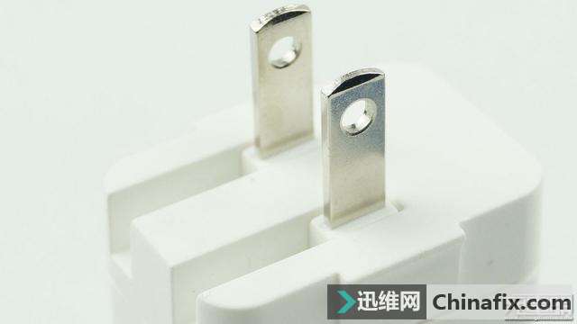 新斯宝Xinspower QC3.0电源适配器拆解,型号Q183