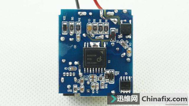 新斯宝Xinspower QC3.0电源适配器拆解,型号Q183