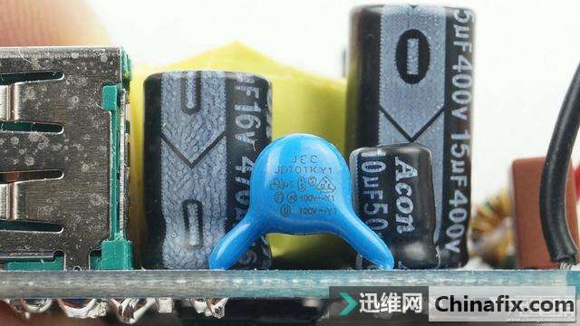 新斯宝Xinspower QC3.0电源适配器拆解,型号Q183