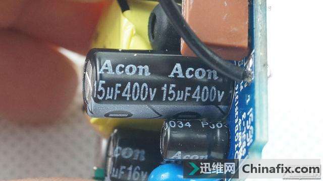 新斯宝Xinspower QC3.0电源适配器拆解,型号Q183