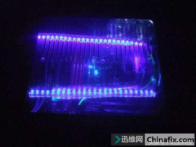 以前给机箱弄个光污染超费劲,看看现在多省事