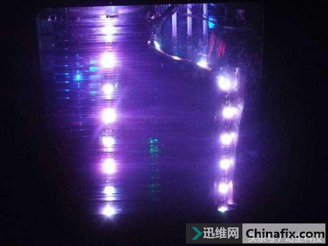 以前给机箱弄个光污染超费劲,看看现在多省事