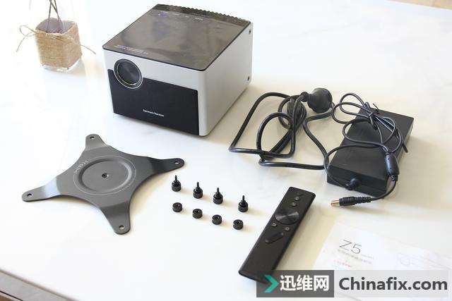三国鼎立,三千级投影仪你选择对了吗?极米坚果微鲸横评