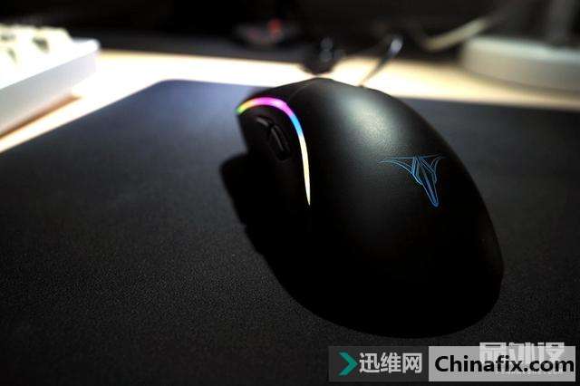 塔兰特Ember游戏鼠标拆解测评